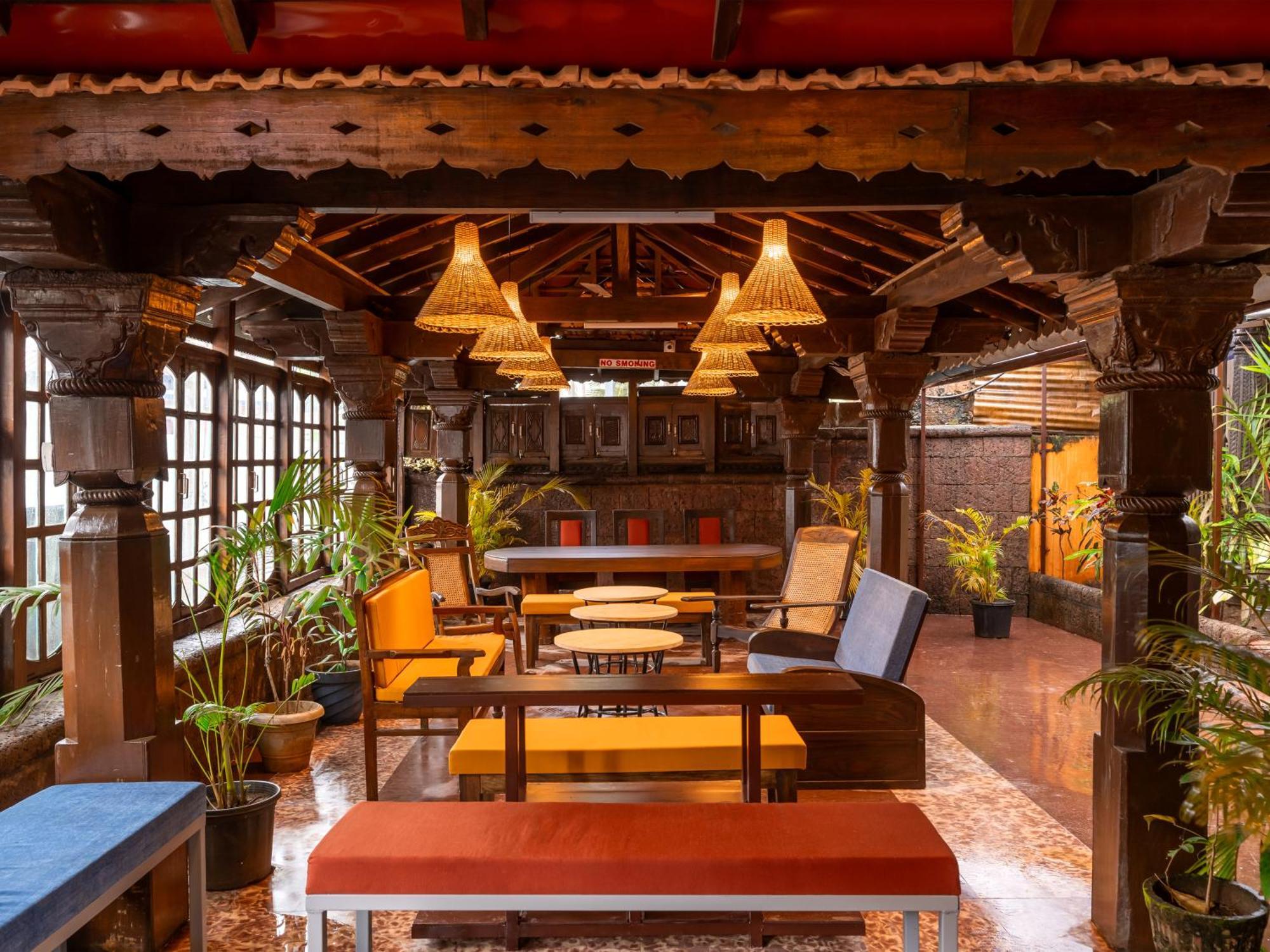 Madpackers Goa Anjuna - Bar Esterno foto