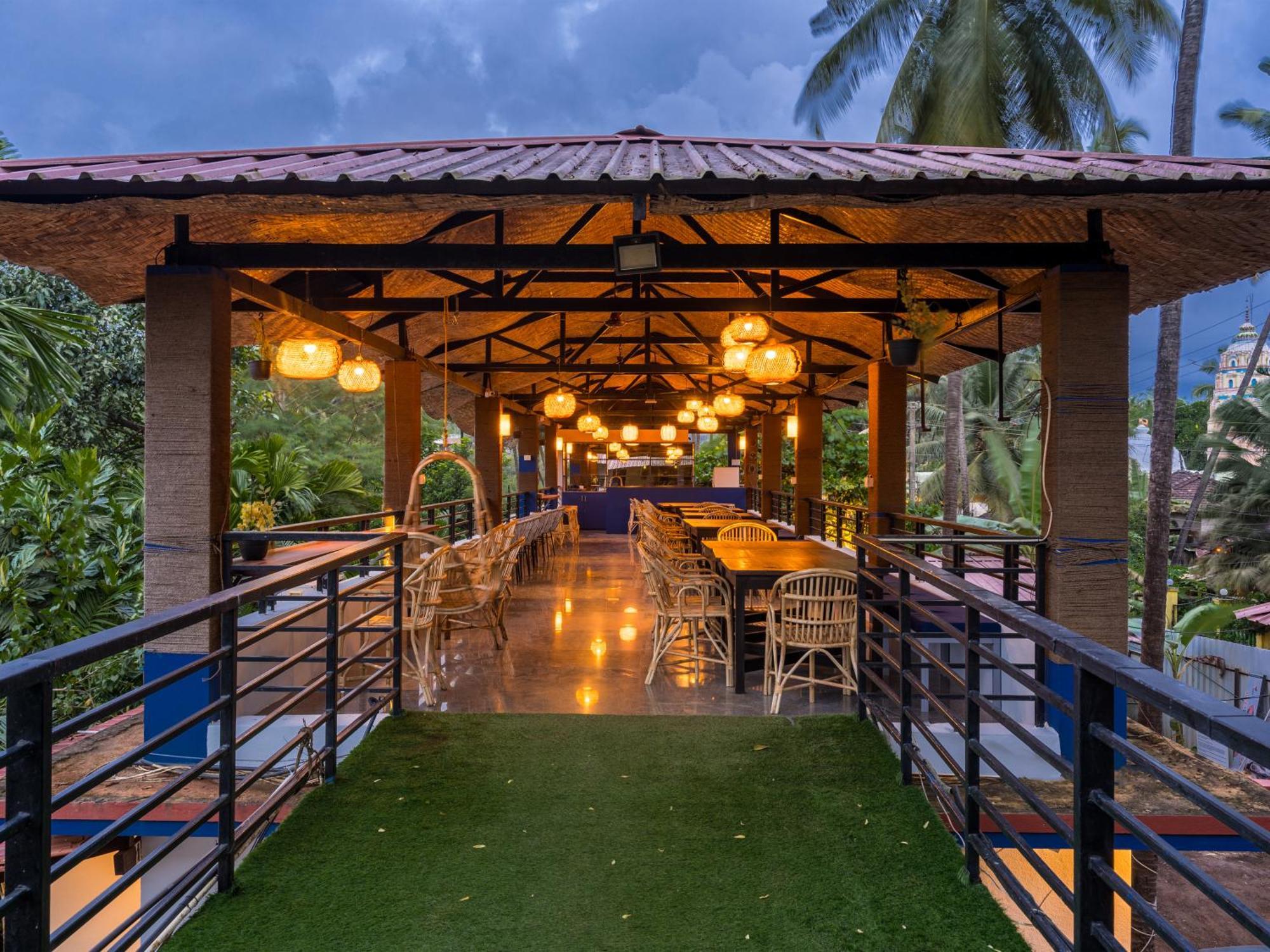 Madpackers Goa Anjuna - Bar Esterno foto