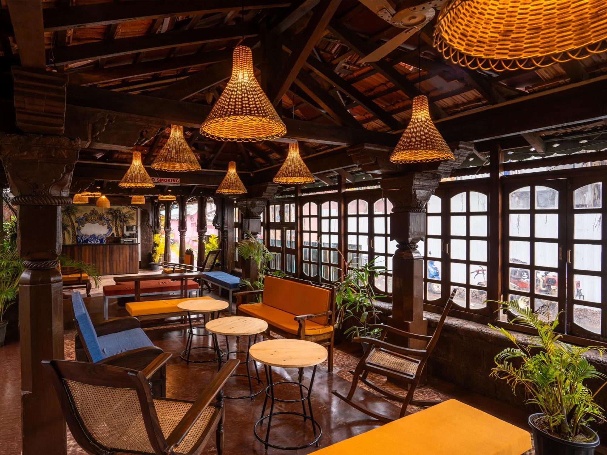 Madpackers Goa Anjuna - Bar Esterno foto