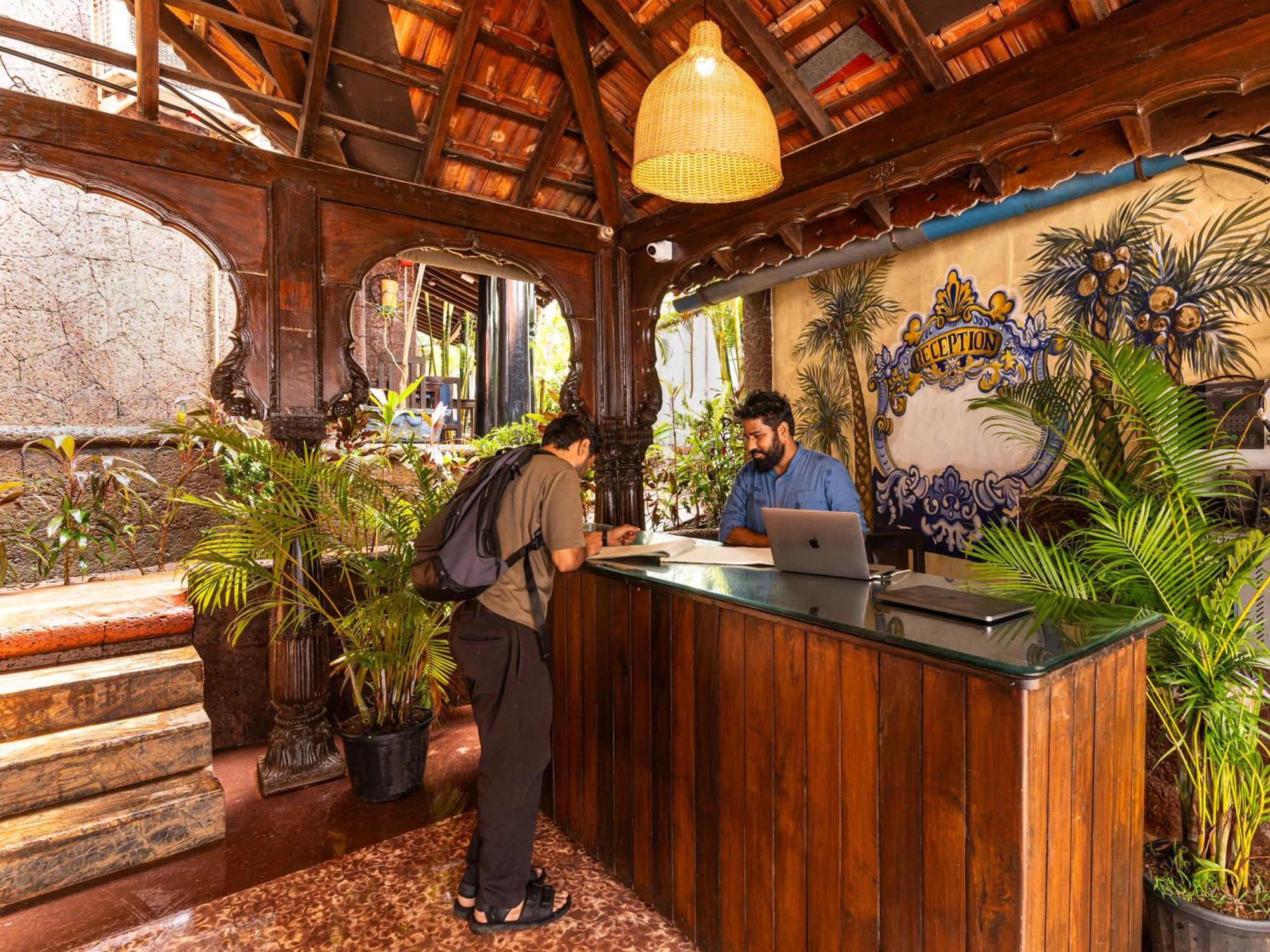Madpackers Goa Anjuna - Bar Esterno foto