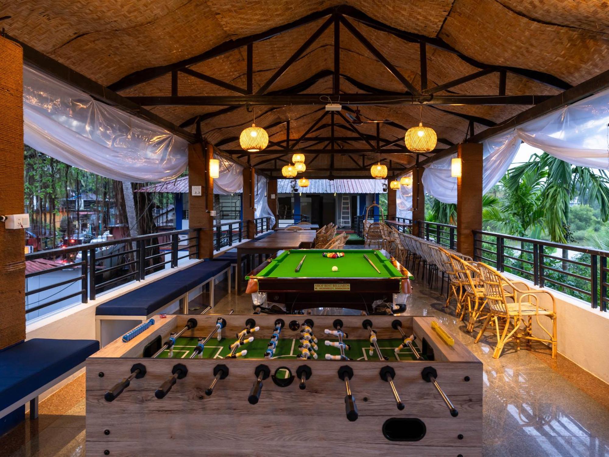 Madpackers Goa Anjuna - Bar Esterno foto
