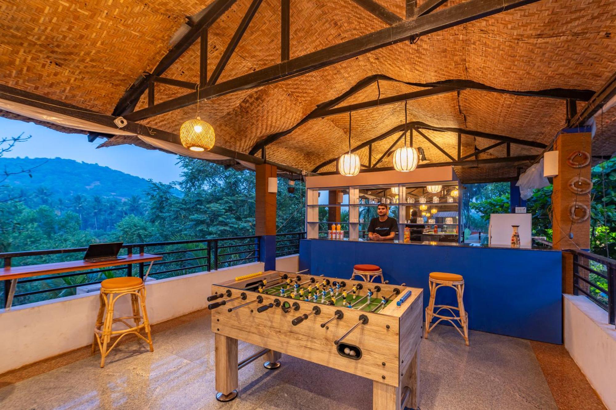 Madpackers Goa Anjuna - Bar Esterno foto