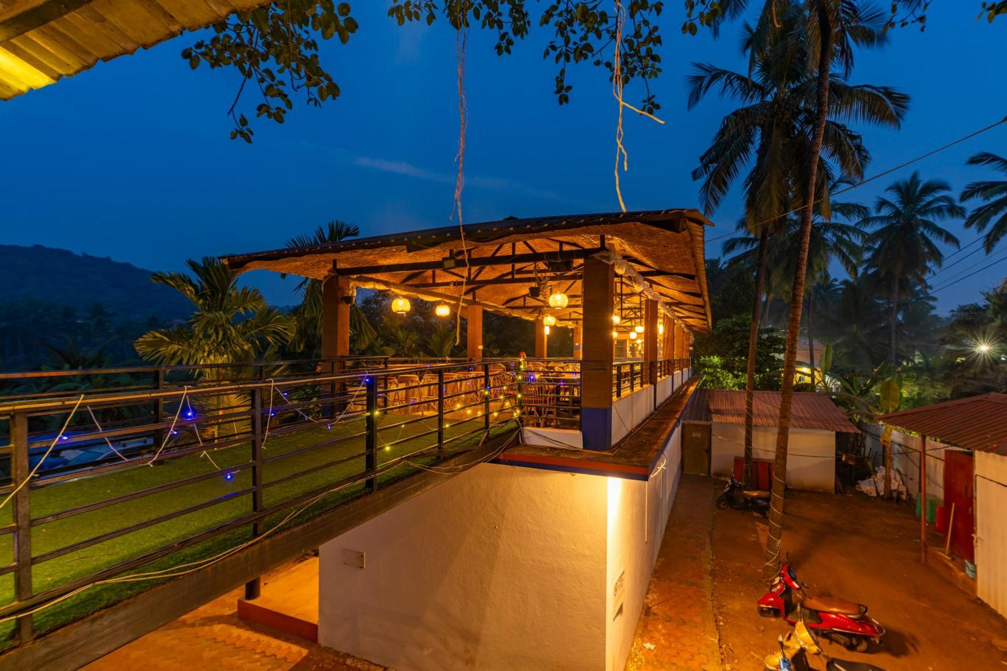 Madpackers Goa Anjuna - Bar Esterno foto