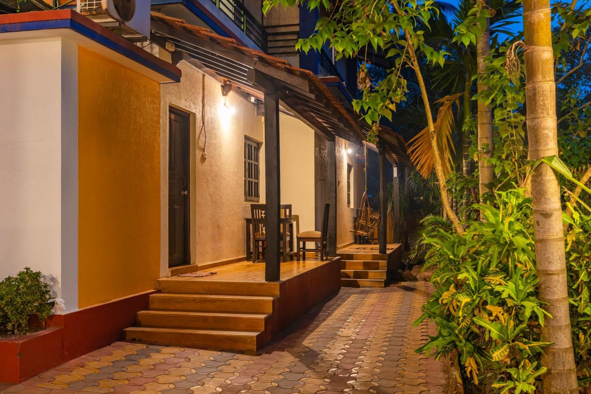 Madpackers Goa Anjuna - Bar Esterno foto