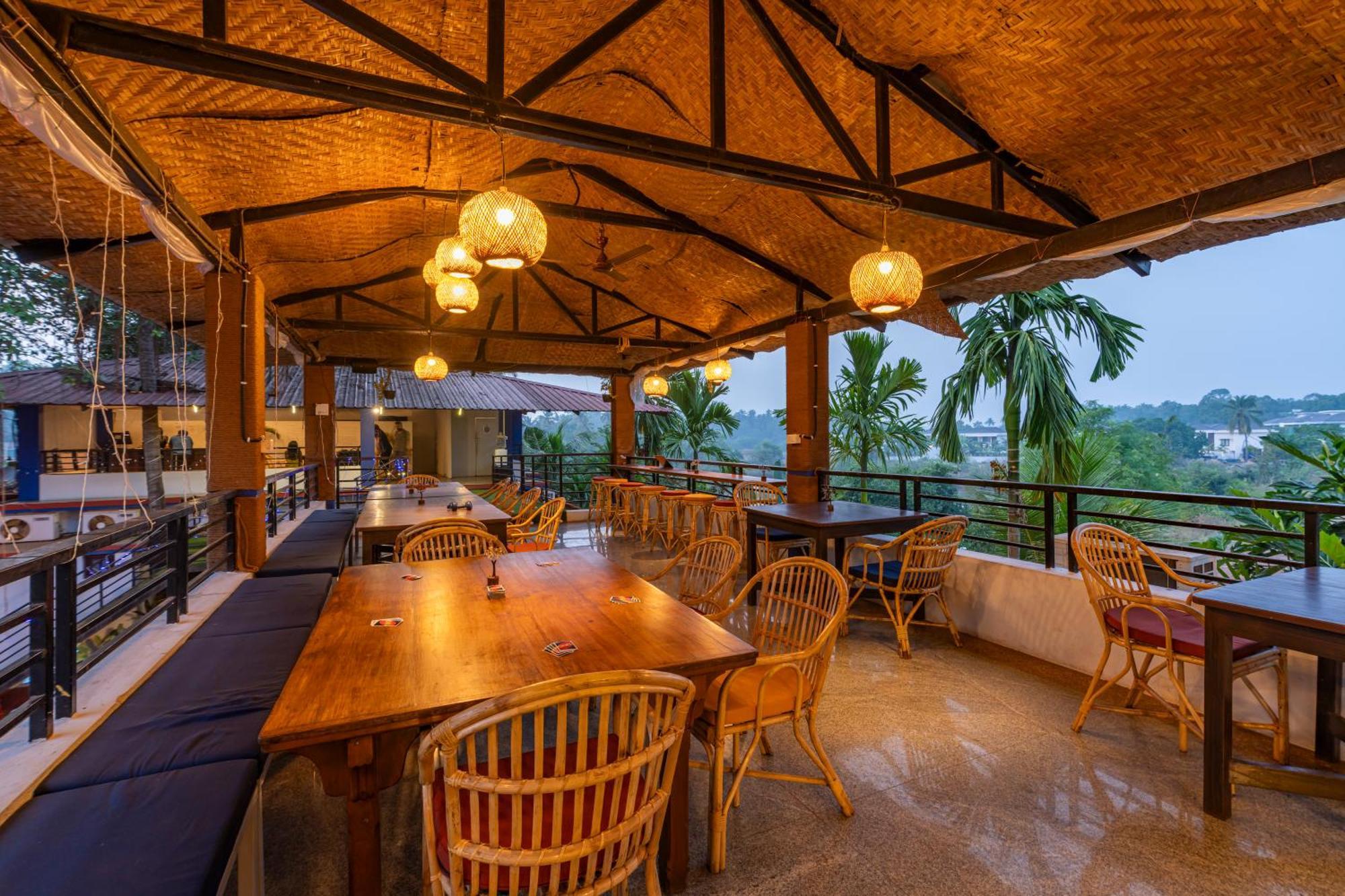 Madpackers Goa Anjuna - Bar Esterno foto