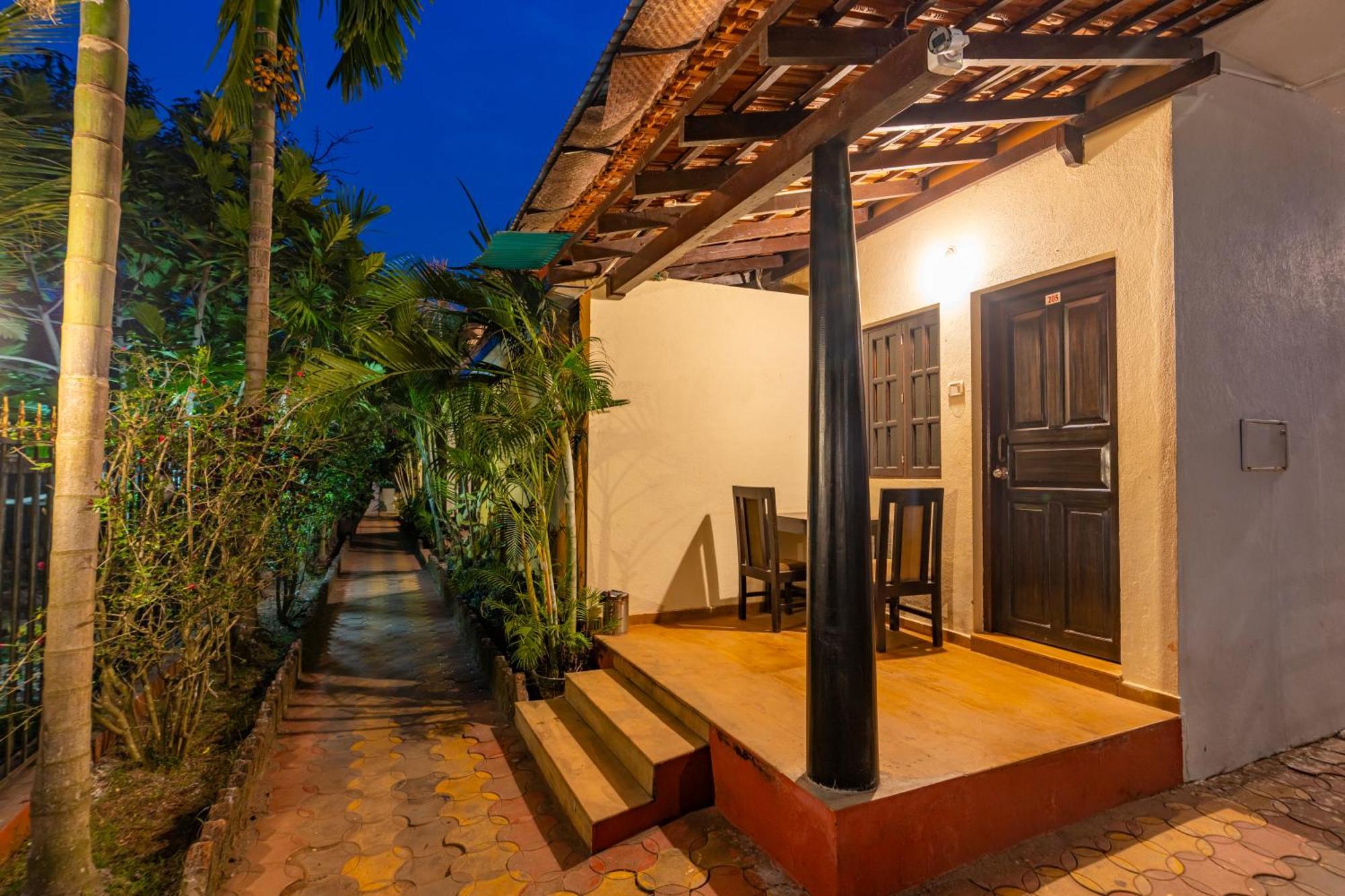 Madpackers Goa Anjuna - Bar Esterno foto